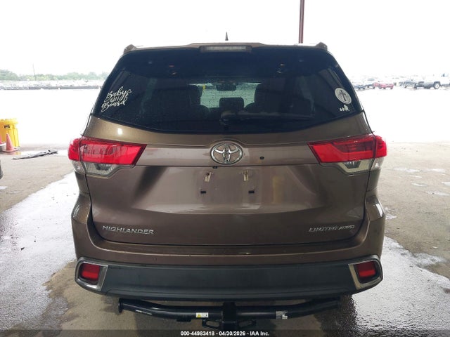 Toyota Highlander Limited Platinum 2018 5TDDZRFH7JS885644 Image 17