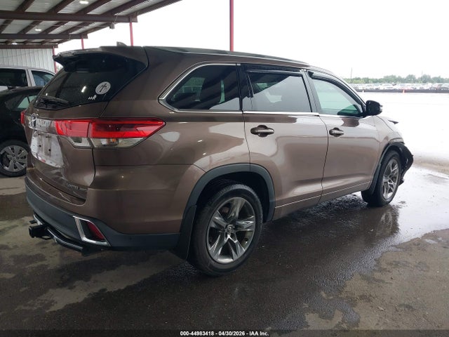 Toyota Highlander Limited Platinum 2018 5TDDZRFH7JS885644 Image 4