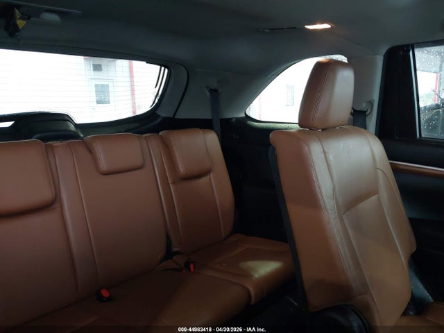 Toyota Highlander Limited Platinum 2018 5TDDZRFH7JS885644 Image 8