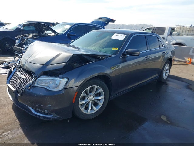 Chrysler 300 Limited 2015 2C3CCAAGXFH801940 Image 2