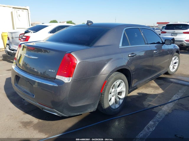 Chrysler 300 Limited 2015 2C3CCAAGXFH801940 Image 4