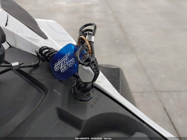 44983578 :رقم المزاد ، 2BPSTJMB5MV000418 vin ، 2021 Ski-doo Summit 800 مزاد بيع
