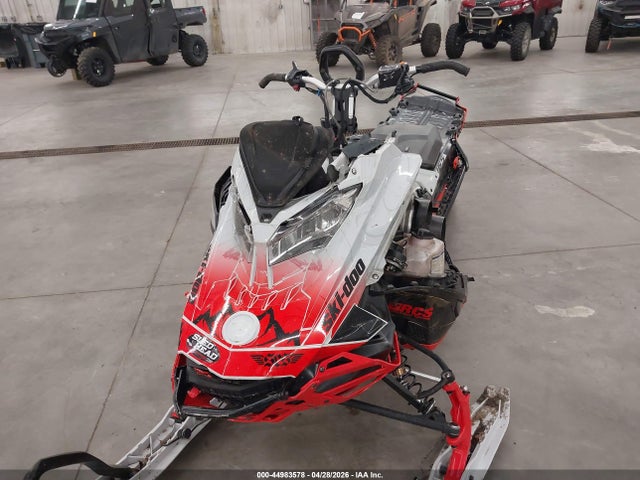 44983578 :رقم المزاد ، 2BPSTJMB5MV000418 vin ، 2021 Ski-doo Summit 800 مزاد بيع