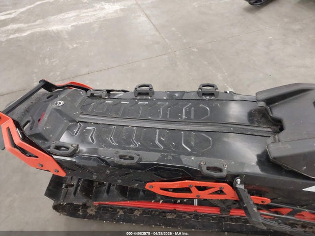 44983578 :رقم المزاد ، 2BPSTJMB5MV000418 vin ، 2021 Ski-doo Summit 800 مزاد بيع