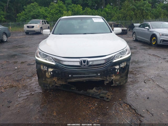 44983592 :رقم المزاد ، 1HGCR3F87HA006015 vin ، 2017 Honda Accord Ex-l V6 مزاد بيع