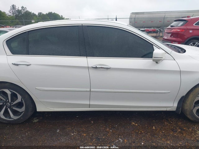 44983592 :رقم المزاد ، 1HGCR3F87HA006015 vin ، 2017 Honda Accord Ex-l V6 مزاد بيع