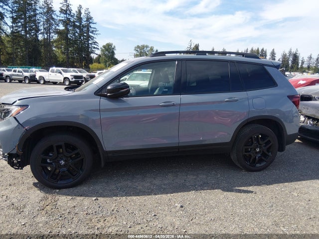 5FNYF8H88RB019775 Honda Passport Awd Black