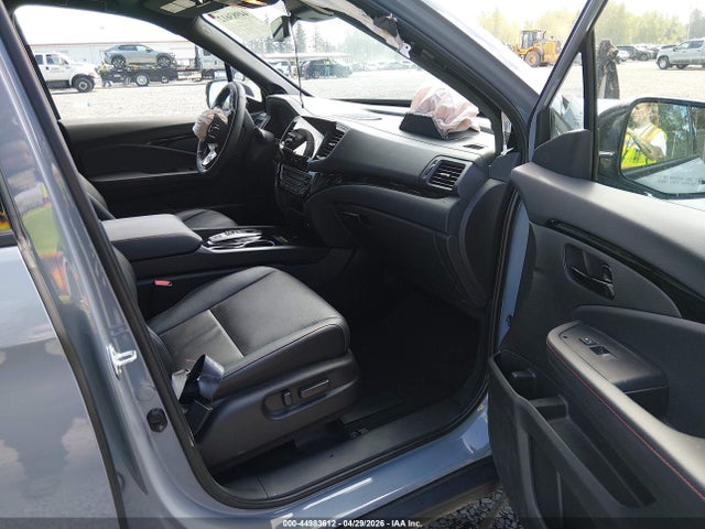 5FNYF8H88RB019775 Honda Passport Awd Black