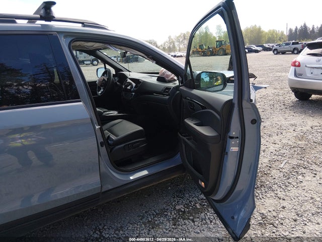 5FNYF8H88RB019775 Honda Passport Awd Black