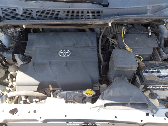 5TDDK3DC0GS135715 Toyota Sienna Limited 7 Passenger