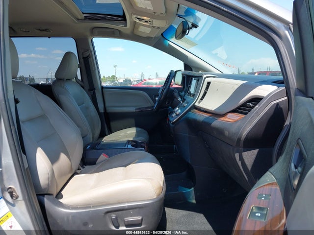 5TDDK3DC0GS135715 Toyota Sienna Limited 7 Passenger
