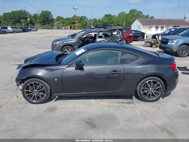 44983632 :رقم المزاد ، JF1ZNAA14H9704401 vin ، 2017 Toyota 86 Special Edition مزاد بيع
