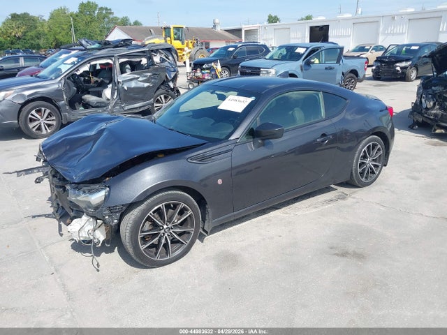44983632 :رقم المزاد ، JF1ZNAA14H9704401 vin ، 2017 Toyota 86 Special Edition مزاد بيع