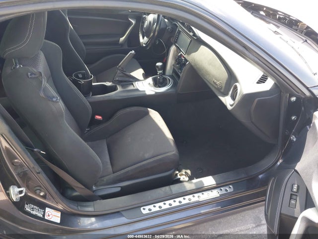 44983632 :رقم المزاد ، JF1ZNAA14H9704401 vin ، 2017 Toyota 86 Special Edition مزاد بيع