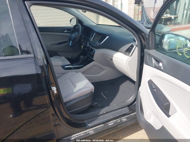 2018 Hyundai Tucson Se მანქანა იყიდება აუქციონზე, vin: KM8J2CA49JU656155, აუქციონის ნომერი: 44983834