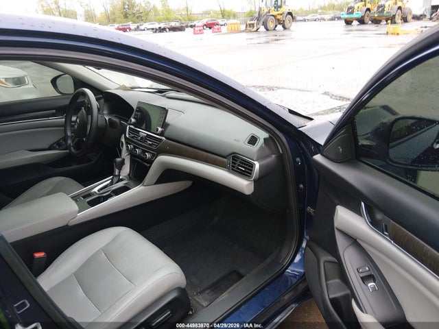 44983870 :رقم المزاد ، 1HGCV1F93JA003952 vin ، 2018 Honda Accord Touring مزاد بيع