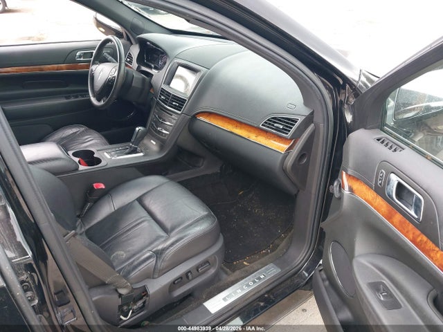 44983939 :رقم المزاد ، 2LMHJ5NK3HBL01394 vin ، 2017 Lincoln Mkt Livery مزاد بيع