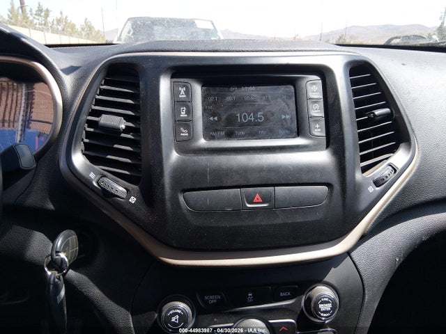 Продаж на аукціоні авто 2016 Jeep Cherokee Latitude, vin: 1C4PJMCB0GW227776, номер лоту: 44983987