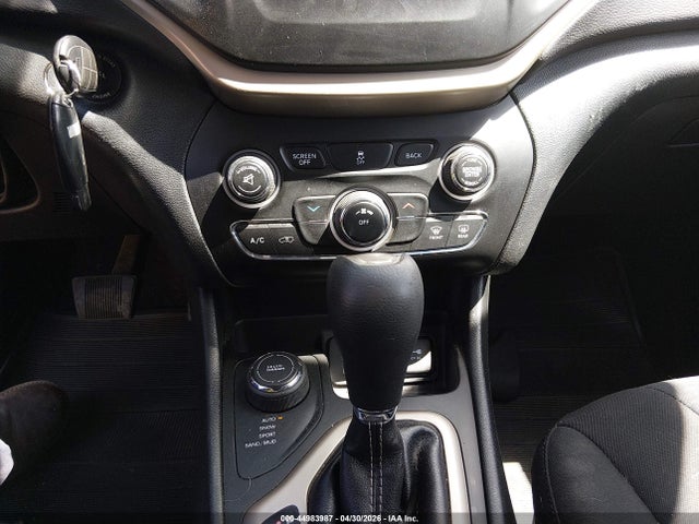 Продаж на аукціоні авто 2016 Jeep Cherokee Latitude, vin: 1C4PJMCB0GW227776, номер лоту: 44983987