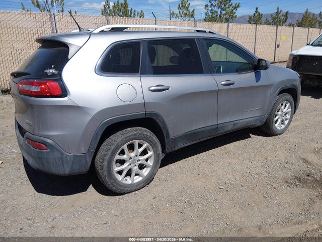 Продаж на аукціоні авто 2016 Jeep Cherokee Latitude, vin: 1C4PJMCB0GW227776, номер лоту: 44983987