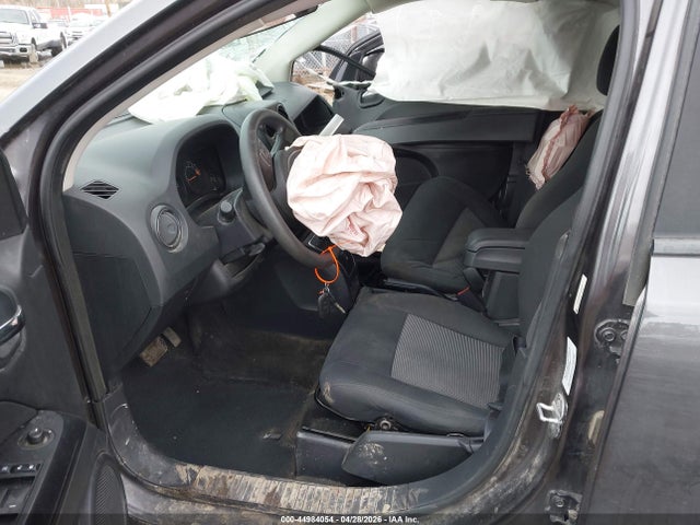 44984054 :رقم المزاد ، 1C4NJDBB5ED815769 vin ، 2014 Jeep Compass Sport مزاد بيع