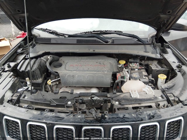 44984060 :رقم المزاد ، 3C4NJDBB2KT734668 vin ، 2019 Jeep Compass Latitude 4x4 مزاد بيع