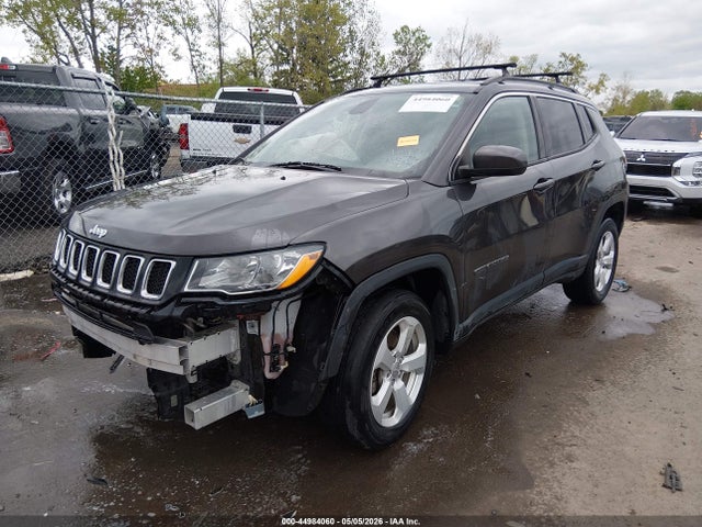 44984060 :رقم المزاد ، 3C4NJDBB2KT734668 vin ، 2019 Jeep Compass Latitude 4x4 مزاد بيع
