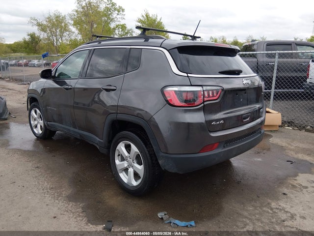 44984060 :رقم المزاد ، 3C4NJDBB2KT734668 vin ، 2019 Jeep Compass Latitude 4x4 مزاد بيع