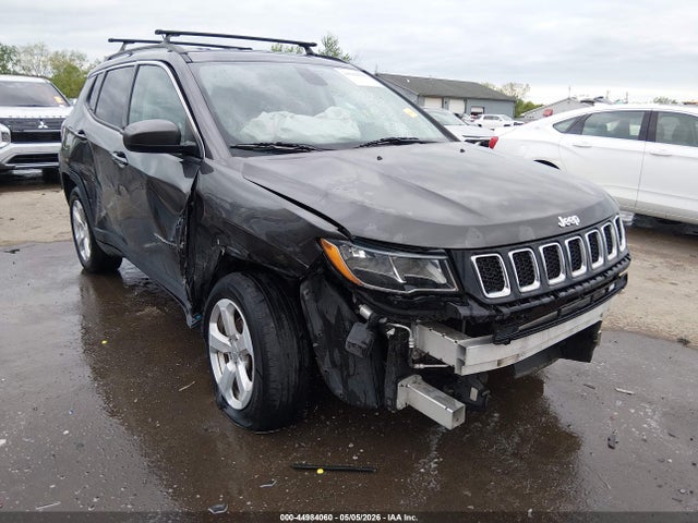 44984060 :رقم المزاد ، 3C4NJDBB2KT734668 vin ، 2019 Jeep Compass Latitude 4x4 مزاد بيع