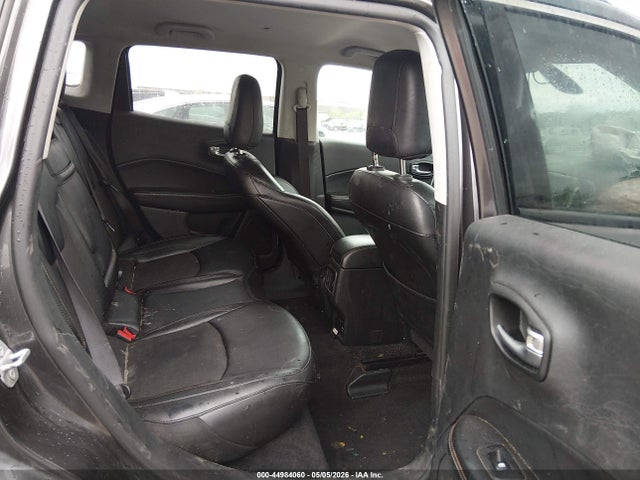 44984060 :رقم المزاد ، 3C4NJDBB2KT734668 vin ، 2019 Jeep Compass Latitude 4x4 مزاد بيع
