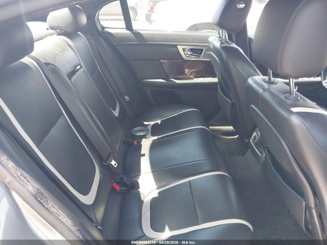 SAJWJ0FF0F8U64839 Jaguar Xf 3.0 Portfolio/3.0 Sport