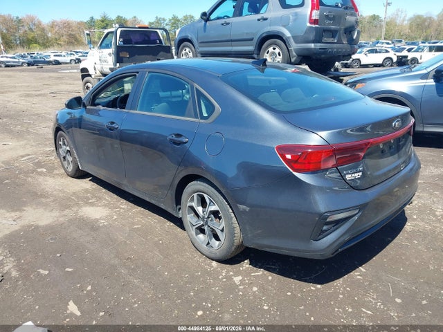 44984125 :رقم المزاد ، 3KPF24AD0ME285549 vin ، 2021 Kia Forte Lxs مزاد بيع