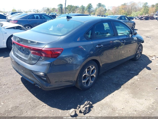 44984125 :رقم المزاد ، 3KPF24AD0ME285549 vin ، 2021 Kia Forte Lxs مزاد بيع