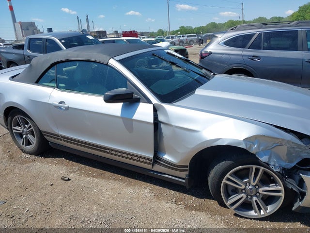 44984151 :رقم المزاد ، 1ZVBP8EMXB5117912 vin ، 2011 Ford Mustang V6 Premium مزاد بيع