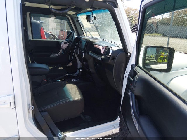 2017 Jeep Wrangler Unlimited Sahara 4x4 მანქანა იყიდება აუქციონზე, vin: 1C4BJWEG1HL685912, აუქციონის ნომერი: 44984158