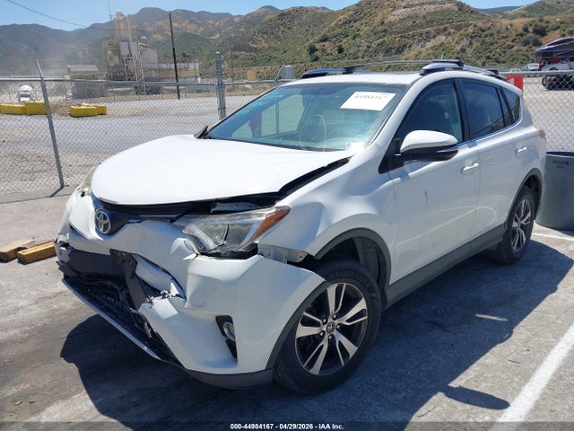 Toyota Rav4 Xle 2016 JTMWFREV0GJ084407 Image 2
