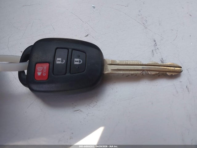 44984203 :رقم المزاد ، JTDKDTB32D1529147 vin ، 2013 Toyota Prius C Two مزاد بيع