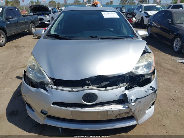 44984203 :رقم المزاد ، JTDKDTB32D1529147 vin ، 2013 Toyota Prius C Two مزاد بيع