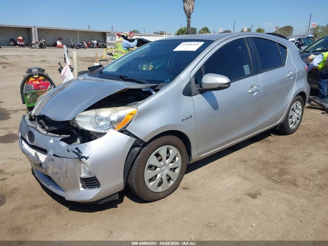 44984203 :رقم المزاد ، JTDKDTB32D1529147 vin ، 2013 Toyota Prius C Two مزاد بيع