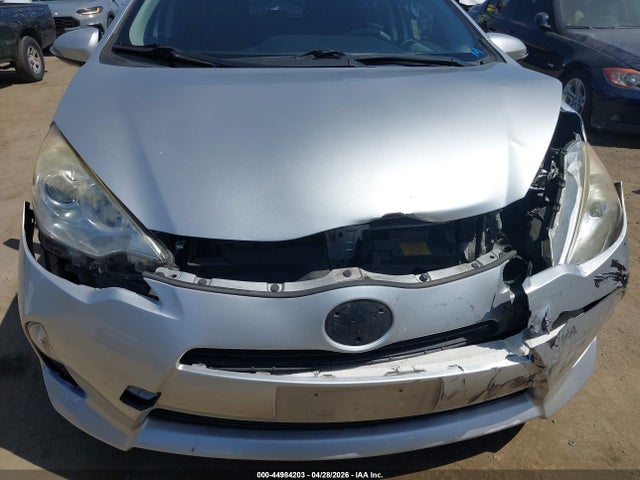 44984203 :رقم المزاد ، JTDKDTB32D1529147 vin ، 2013 Toyota Prius C Two مزاد بيع