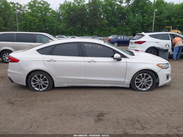 44984256 :رقم المزاد ، 3FA6P0HD4KR245325 vin ، 2019 Ford Fusion Se مزاد بيع