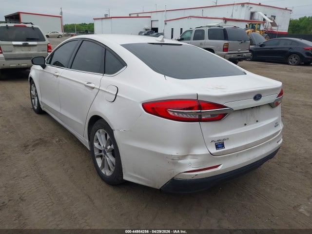 44984256 :رقم المزاد ، 3FA6P0HD4KR245325 vin ، 2019 Ford Fusion Se مزاد بيع