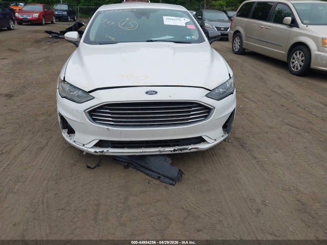 44984256 :رقم المزاد ، 3FA6P0HD4KR245325 vin ، 2019 Ford Fusion Se مزاد بيع