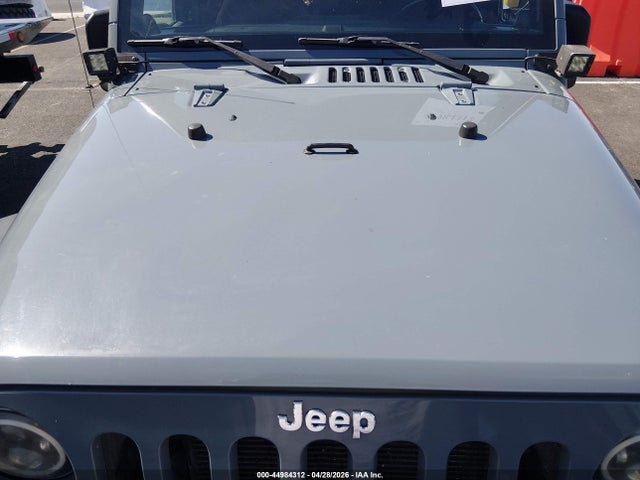 1C4HJWDG2EL271061 Jeep Wrangler Unlimited Sport