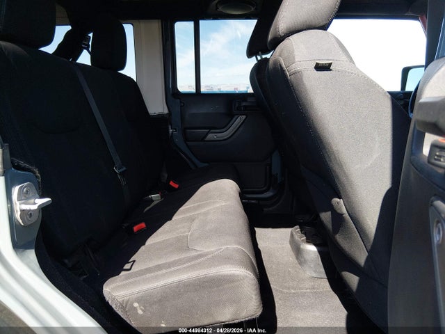 1C4HJWDG2EL271061 Jeep Wrangler Unlimited Sport
