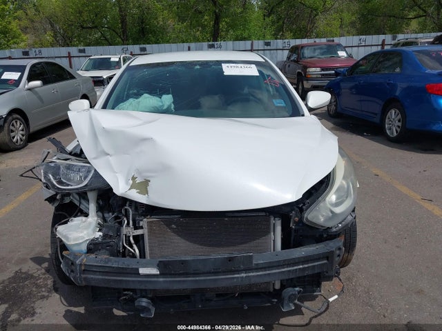 2015 Hyundai Elantra Se მანქანა იყიდება აუქციონზე, vin: 5NPDH4AE1FH642749, აუქციონის ნომერი: 44984366