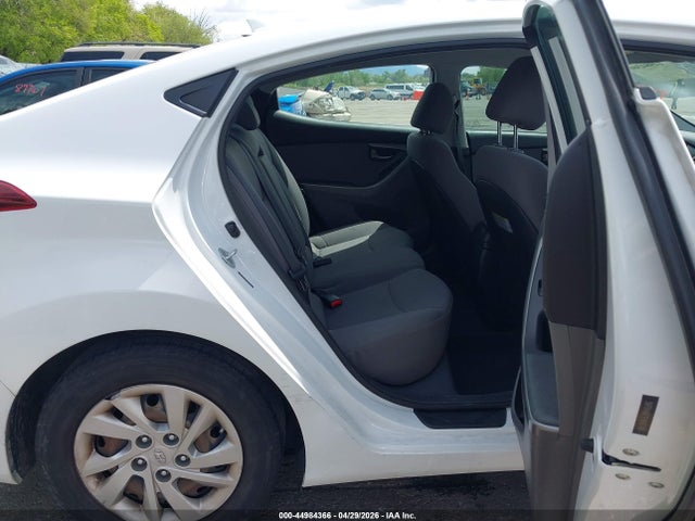 2015 Hyundai Elantra Se მანქანა იყიდება აუქციონზე, vin: 5NPDH4AE1FH642749, აუქციონის ნომერი: 44984366