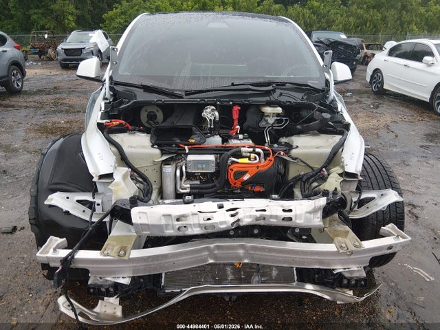2022 Tesla Model Y Performance Dual Motor All-wheel Drive მანქანა იყიდება აუქციონზე, vin: 7SAYGDEF2NF564568, აუქციონის ნომერი: 44984401