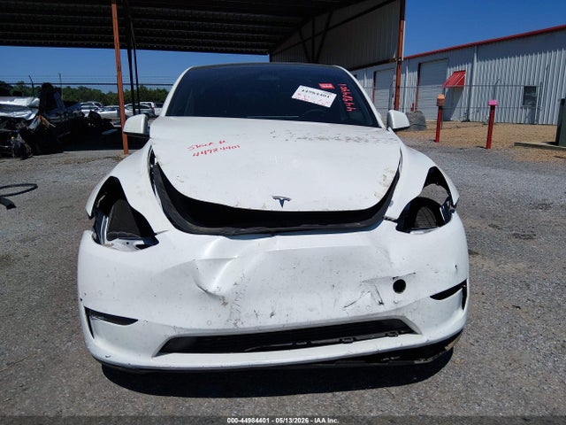 2022 Tesla Model Y Performance Dual Motor All-wheel Drive მანქანა იყიდება აუქციონზე, vin: 7SAYGDEF2NF564568, აუქციონის ნომერი: 44984401