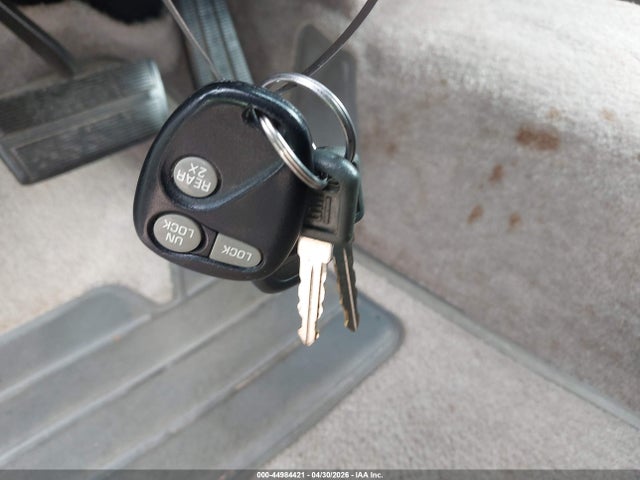 Продаж на аукціоні авто 1999 Gmc Suburban 1500 Slt Cmi, vin: 1GKEC16R6XJ743277, номер лоту: 44984421